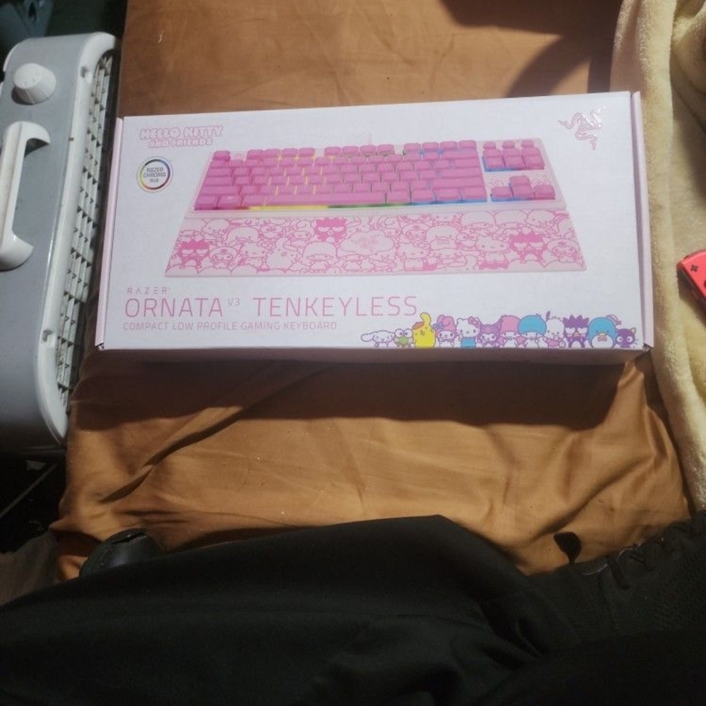 Razer Ornata V3 Tenkeyless Keyboard - Pink